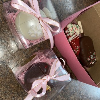 Kelsey Elizabeth Cakes - Packaging is gorgeous! - Bakeries Near Me - Rocky River, Ohio Kelsey Elizabeth Cakes - Packaging is gorgeous! - Bakeries Near Me - Rocky River, Ohio