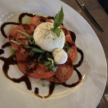 Serafina Seaport - Burrata E Tomato - Bars Near Me - Boston, Massachusetts Serafina Seaport - Burrata E Tomato - Bars Near Me - Boston, Massachusetts