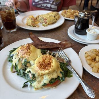 The Original Pancake House - Florentine Eggs Benedict and the Fiesta Cheddar Omelette with Homestyle Potatoes - Breakfast & Brunch Near Me - Plano, Texas