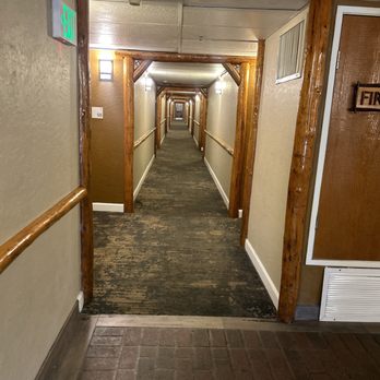 Holiday Inn The Lodge at Big Bear Lake - Hallway - Big Bear, CA