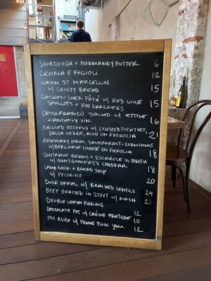 Le Comptoir du Vin by null