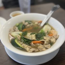 3 Star Restaurant - Wonton soup