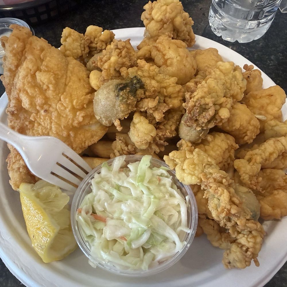 Burke's Seafood - Fisherman's platter - Seafood Near Me - Quincy, Massachusetts