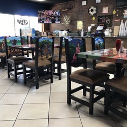 El jalapeño - The interior has been remodeled. Booths have been added along with nice, new tables.