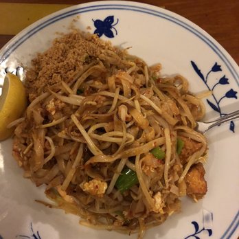 Banana Leaf - Banana Leaf Pad Thai Lunch - Malaysian Near Me - Philadelphia, Pennsylvania