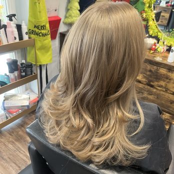 Tousled And Teased Salon - Hair Salons Near Me - Naugatuck, Connecticut