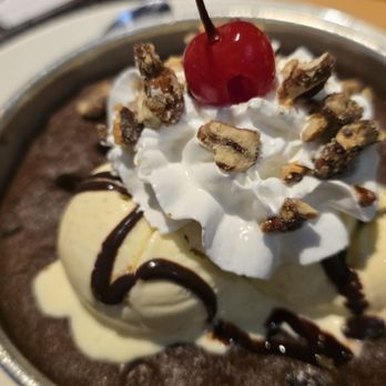 BJ's Restaurant & Brewhouse - Fudge brownie - New American Near Me - Stockton, California BJ's Restaurant & Brewhouse - Fudge brownie - New American Near Me - Stockton, California