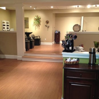 Dd Capelli Salon - Hair Salons Near Me - Hanover, Massachusetts