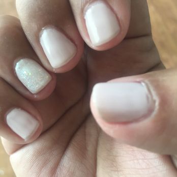 Sandalwood spa - Worst no chip manicure ever! - Threading Services Near Me - Streamwood, Illinois