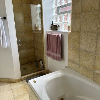 Bloom Painting and Remodeling - Old bathroom - General Contractors Near Me