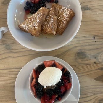 Bakery Lorraine - Baked Oatmeal French Toast - Bakeries Near Me - San Antonio, Texas