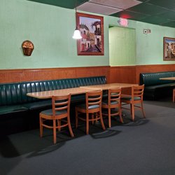 El Molcajete Mexican Restaurant - Seating