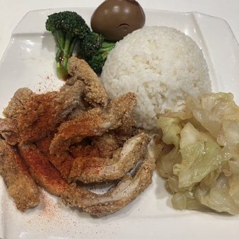 Henry's Taiwan Kitchen - a plate of food - Taiwanese Near Me - Seattle, Washington