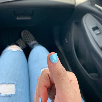 De Paris Nail Spa - Broke the first day I got them - Skin Care Near Me - Newark, California