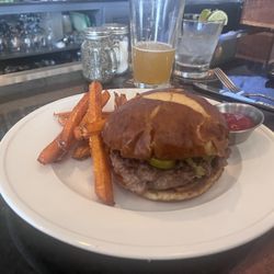 Hastings Public House - Cactus burger