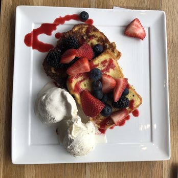L'Experience Paris - Bellevue - Berries french toast - Bakeries Near Me - Bellevue, Washington