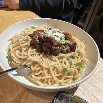 Uncle Dumpling - Garlic noodles with chicken - Noodles Near Me - Roseville, California Uncle Dumpling - Garlic noodles with chicken - Noodles Near Me - Roseville, California