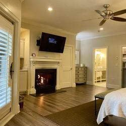 200 Main - And yes a fireplace!