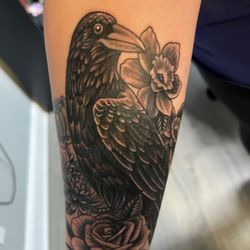 Bill Claydon's Tattoo World - Crow & flowers tattoo