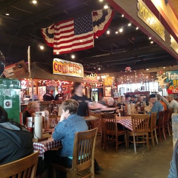 Famous Dave's Bar-B-Que - Main dining area - Barbeque Near Me - Sioux Falls, South Dakota