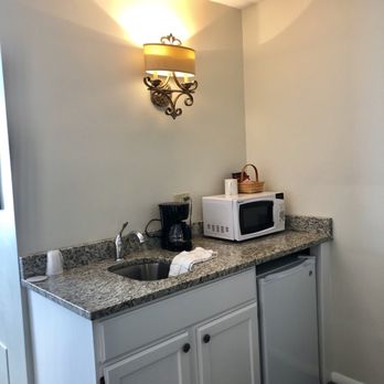 Inn at Rye Place - Small fridge, microwave and sink comes in handy! - Hotels Near Me - Rye, New Hampshire