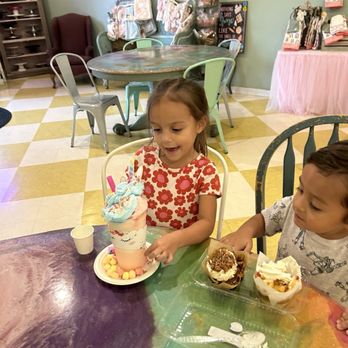 Cravings - Alisha's Cupcakes - Bakeries Near Me - Pleasant Grove, Utah