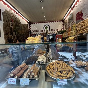 Xurreria Trebol - Desserts Near Me - Barcelona, B Xurreria Trebol - Desserts Near Me - Barcelona, B