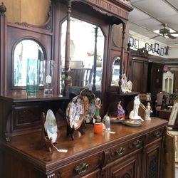 Picker's Paradise - Furniture