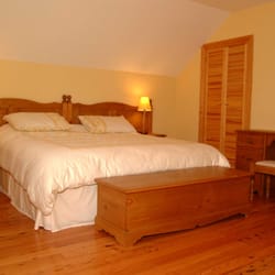 Golfkeel Self Catering Cottages - Dovedale Ensuite Bedroom