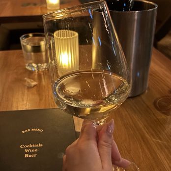 Earls Kitchen + Bar - Canadian (New) Near Me - Vancouver, British Columbia Earls Kitchen + Bar - Canadian (New) Near Me - Vancouver, British Columbia