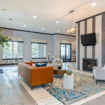Alinium at Zionsville Apartments - Apartments Near Me - Zionsville, Indiana