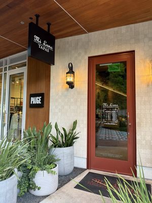 Mi Luna Tapas Restaurant & Bar by null