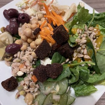 Ruby Tuesday - My first plate from the salad bar - American Near Me - Gillette, Wyoming Ruby Tuesday - My first plate from the salad bar - American Near Me - Gillette, Wyoming