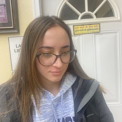 Henna Eyebrows by Onique Threading 
Very natural $20.00