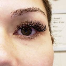 Lavish Lashes - Volume cat eye