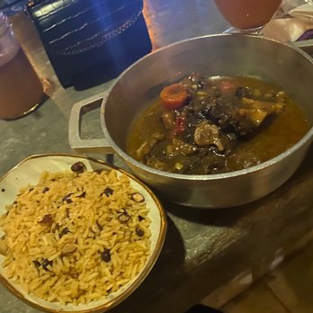 Dukunoo - Lik Yuh Finga Oxtail Plate - Caribbean Near Me - Miami, Florida Dukunoo - Lik Yuh Finga Oxtail Plate - Caribbean Near Me - Miami, Florida