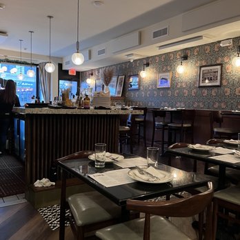 King’s Chophouse - the dining area - Steakhouses Near Me - Bay Shore, New York