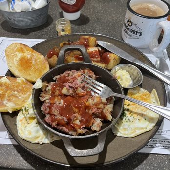 Margaret's Kitchen - House made corned beef hash with eggs, home fries and house made English Muffin. The house made English Muffin was fabulous! - Breakfast & Brunch Near Me - Sanbornton, New Hampshire