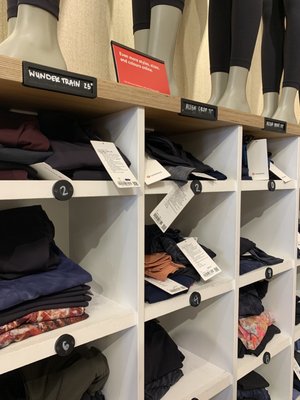 lululemon by null