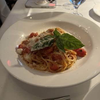 Bottega Restaurant - Spaghetti al pomodoro - Italian Near Me - New York, New York Bottega Restaurant - Spaghetti al pomodoro - Italian Near Me - New York, New York