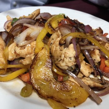 La Noria Bistro - Fajitas de Pollo. - Mexican Near Me - Detroit, Michigan La Noria Bistro - Fajitas de Pollo. - Mexican Near Me - Detroit, Michigan