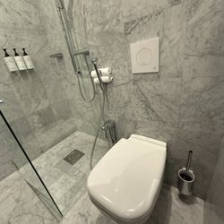 Nobis Hotel - Nice bathroom with marble everywhere