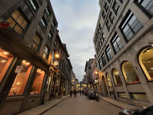 Rue St-Paul Ouest by null