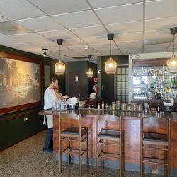 El Fogón Cubano - Employees & interior