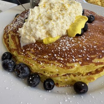Bea Bea's - Coffee & Tea Near Me - Burbank, California