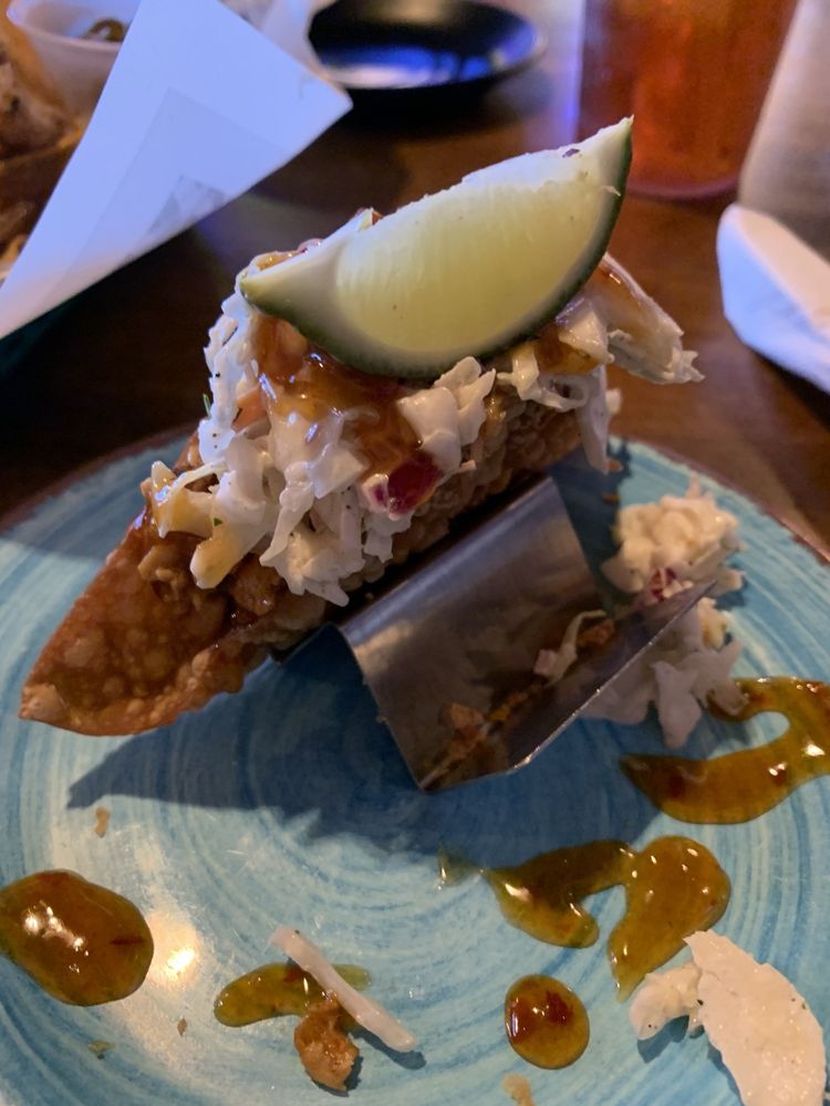 Lonestar Schooner Bar and Grill Logo
