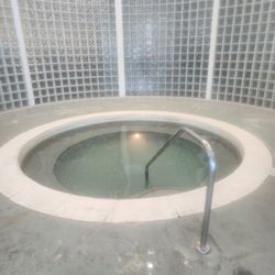 LA Fitness - Unreliable Jacuzzi