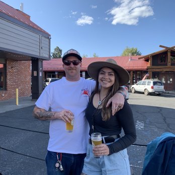 Distant Brewing - Honeymoon beers outside - Breweries Near Me - Mammoth Lakes, California Distant Brewing - Honeymoon beers outside - Breweries Near Me - Mammoth Lakes, California