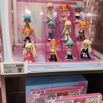 Rosemont Fashion Outlets Stores 2026.POP MART - Updated January 2026 - 19 Photos - 5220 Fashion Outlets Way ...