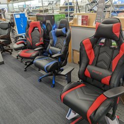 Staples - Selection of office / gaming chairs